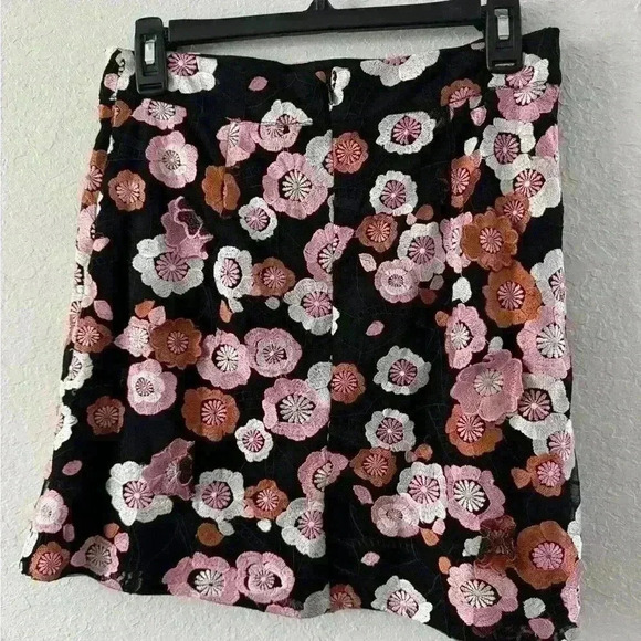 NWT French Connection Astrida Aliyha Floral Lace
Miniskirt Sz 8 in black pink - Picture 5 of 7